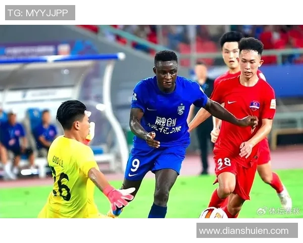 成都足球队以61分领跑挑战赛积分榜展现强劲实力 成都足球队以61分领跑挑战赛积分榜展现强劲实力